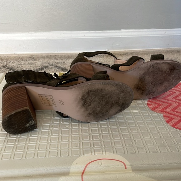 Sole Society Olive Green Suède Fringe Heels - Picture 2 of 3